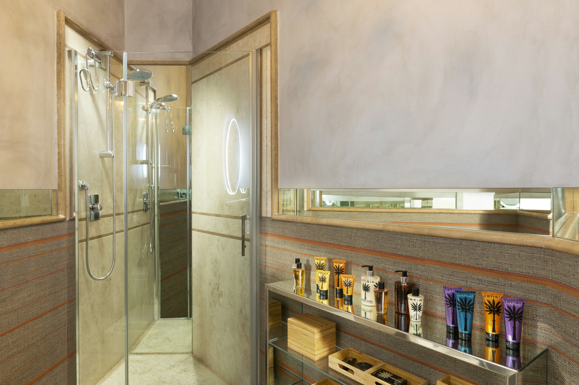 Grand Palm Suite Bathroom