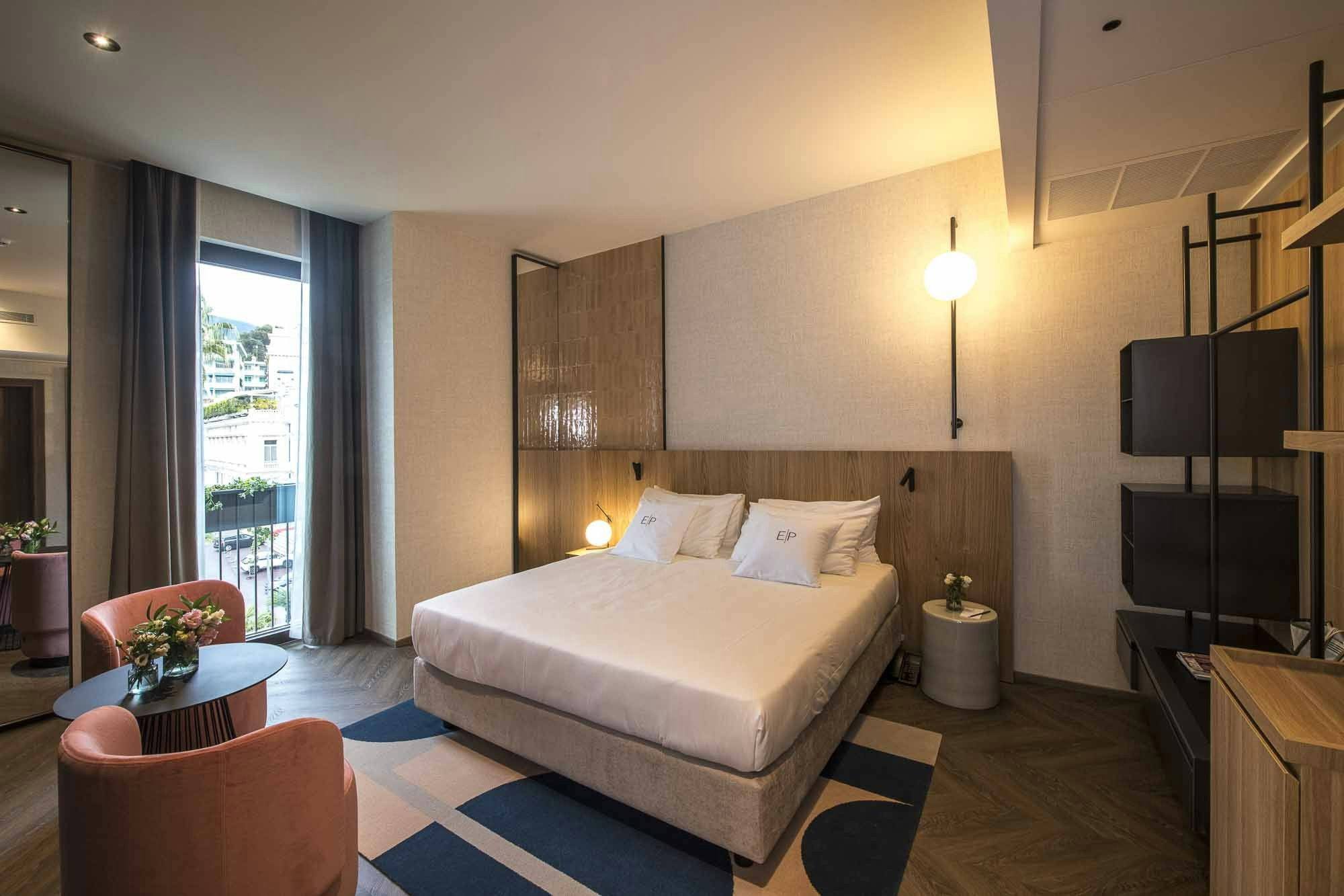 Deluxe Room - Bedroom