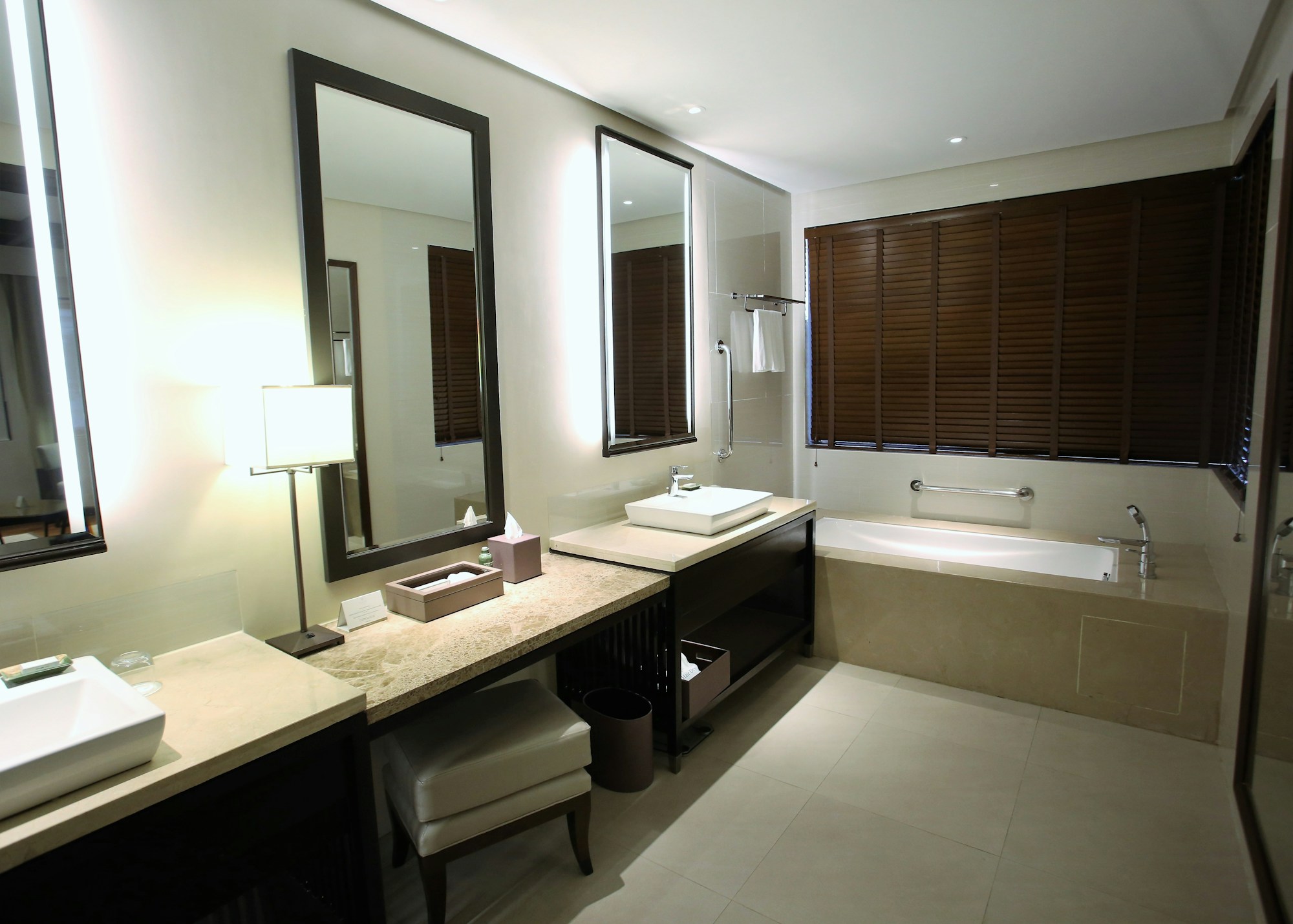 Anya Garden and Veranda Suites - Bathroom