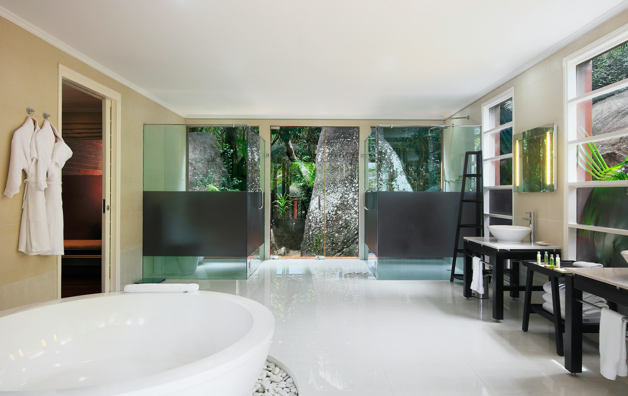 Two Bedroom Labriz Retreat - Bathroom