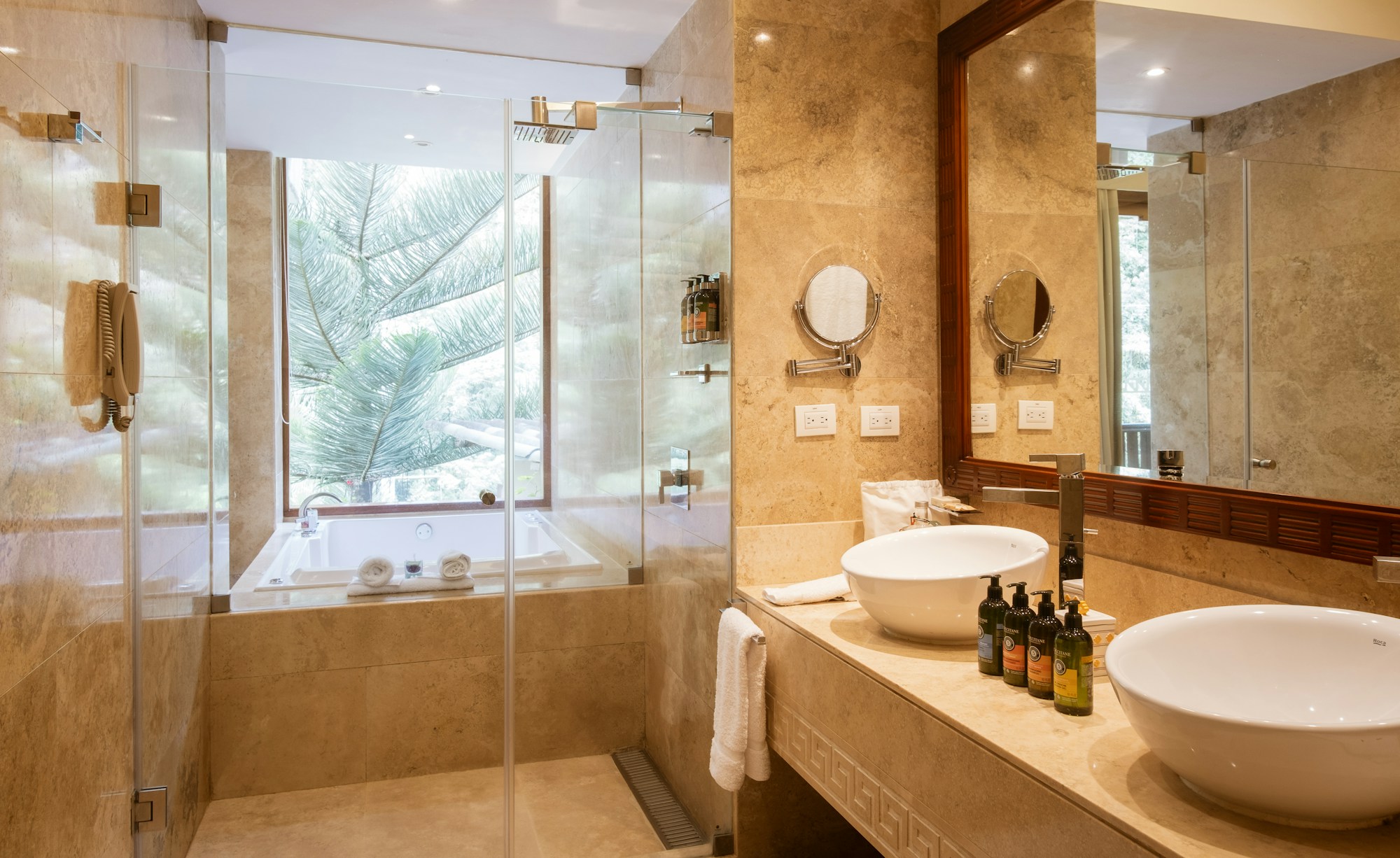 Junior Suite Deluxe, 1 King Bed River View - Bathroom