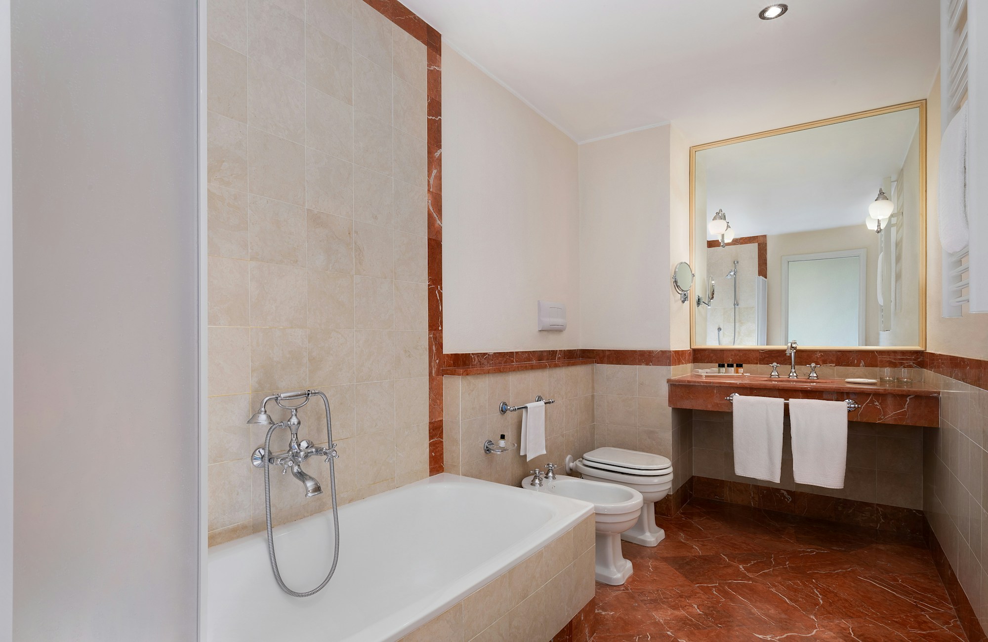Premium Deluxe with Balcony - Bathroom