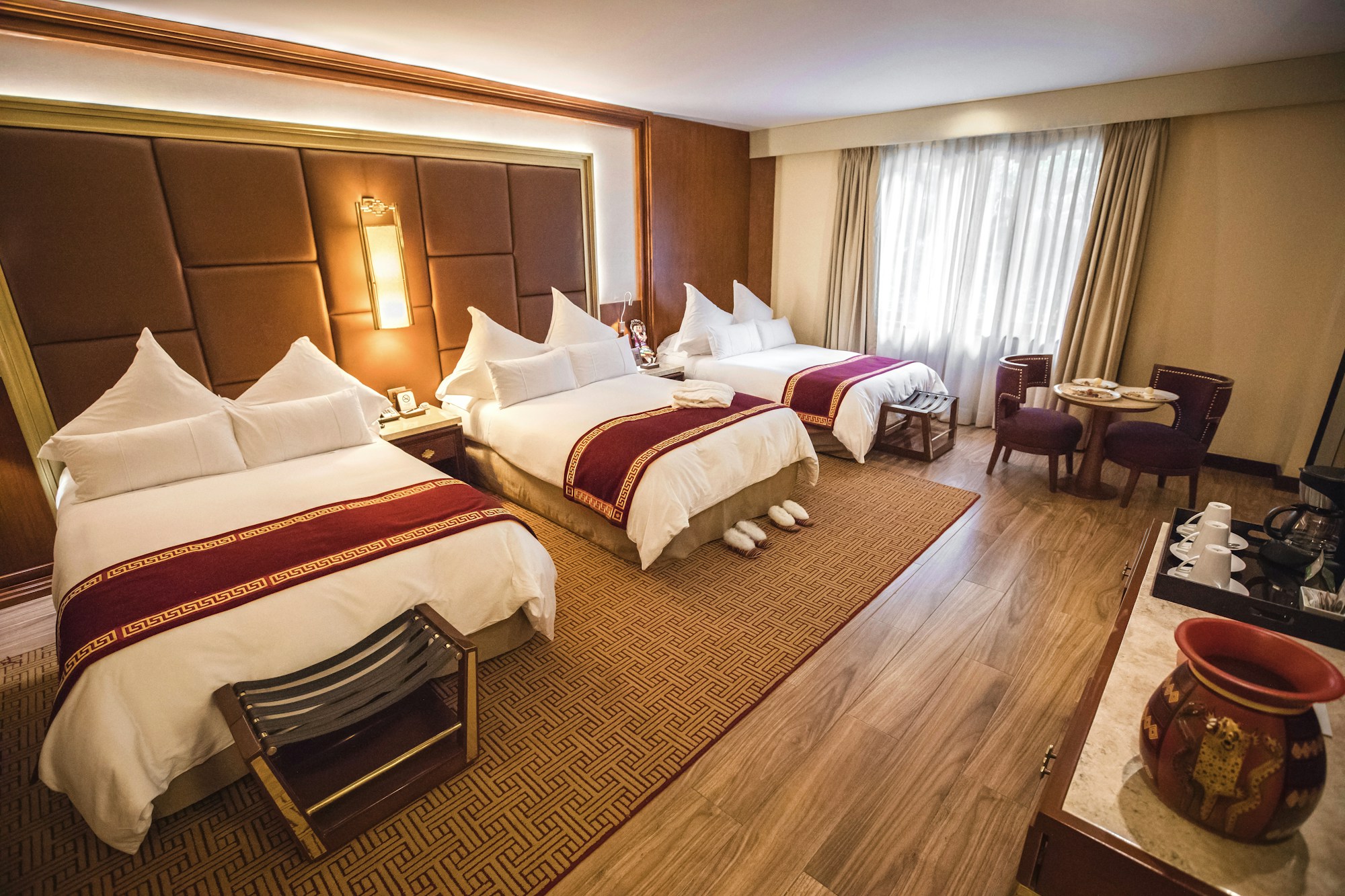 Sumaq Deluxe Family Room, 4 Full Beds Garden View - Bedroom