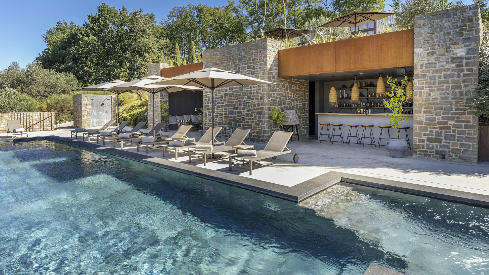 Pool Bar