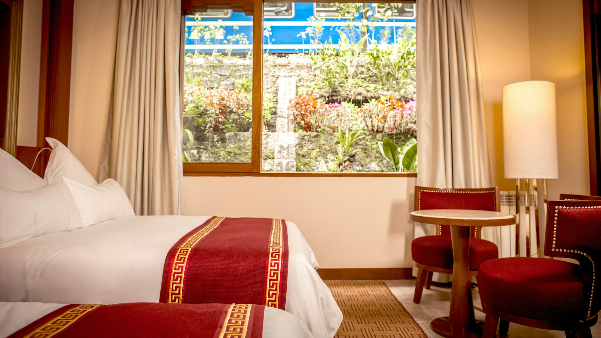 Sumaq Deluxe, 2 Full Beds Garden View - Bedroom
