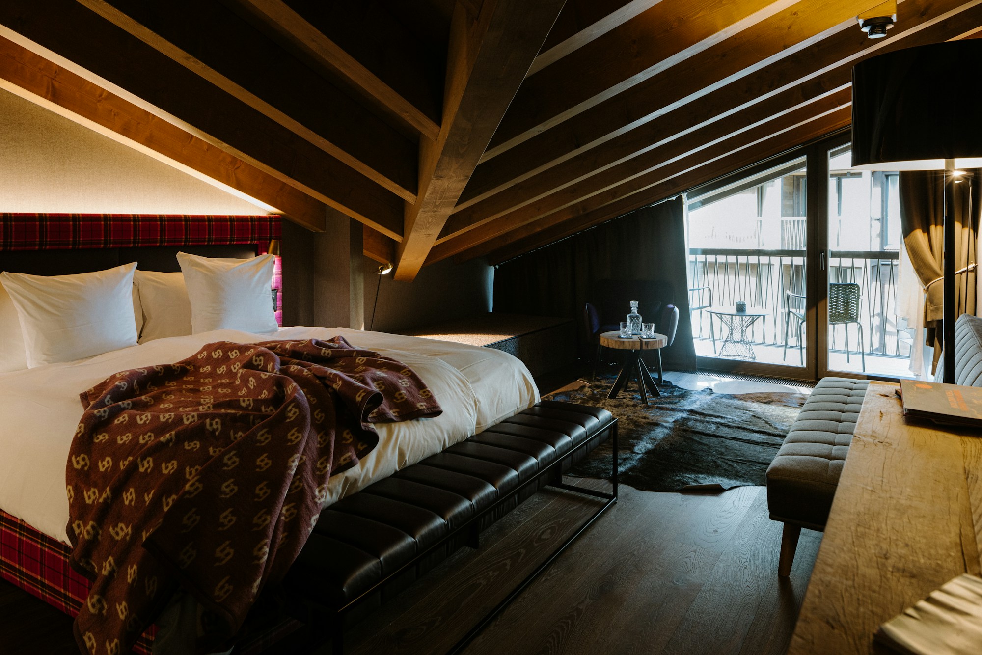 Essential King Room - Bedroom