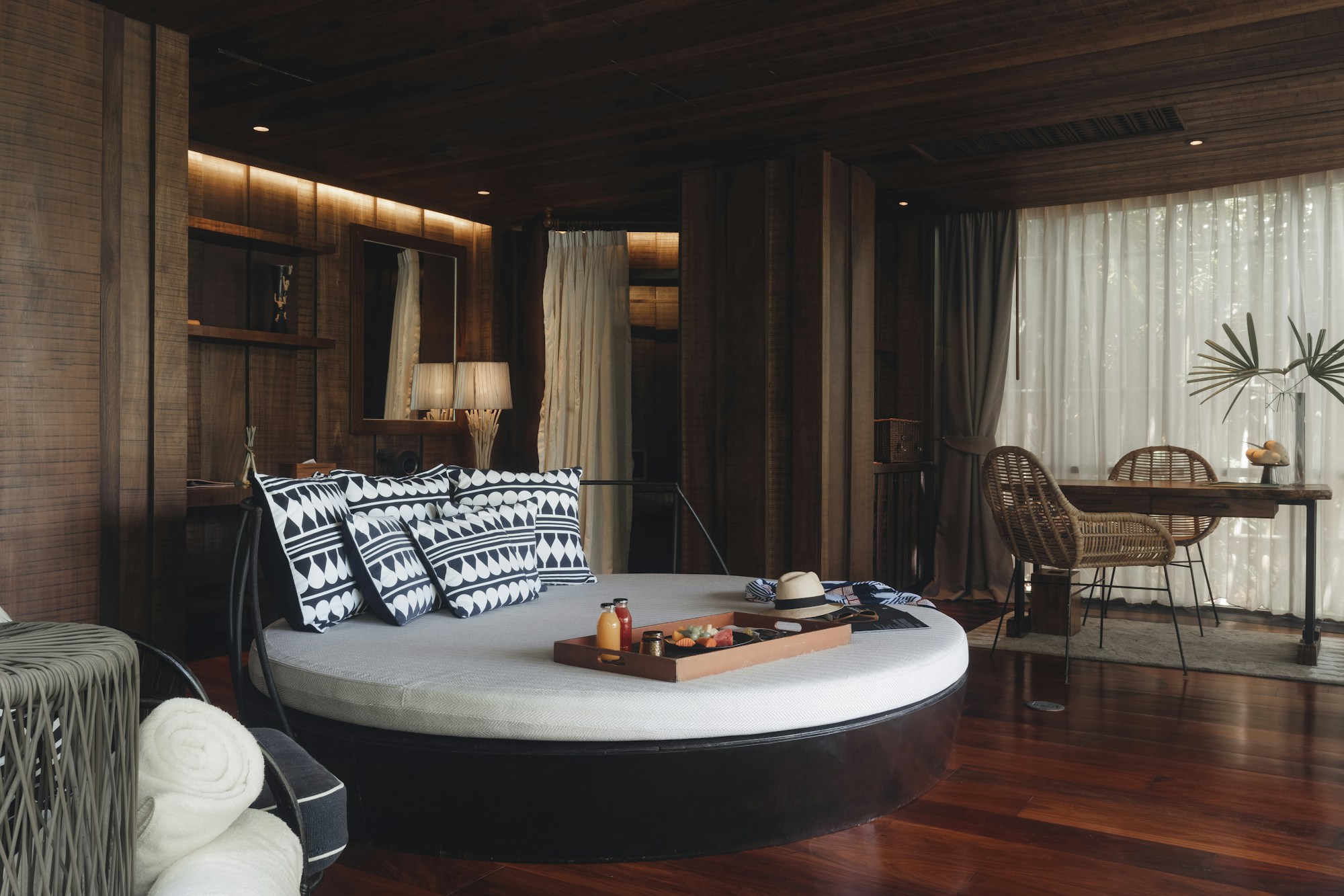 Tree Pool House - Living Area