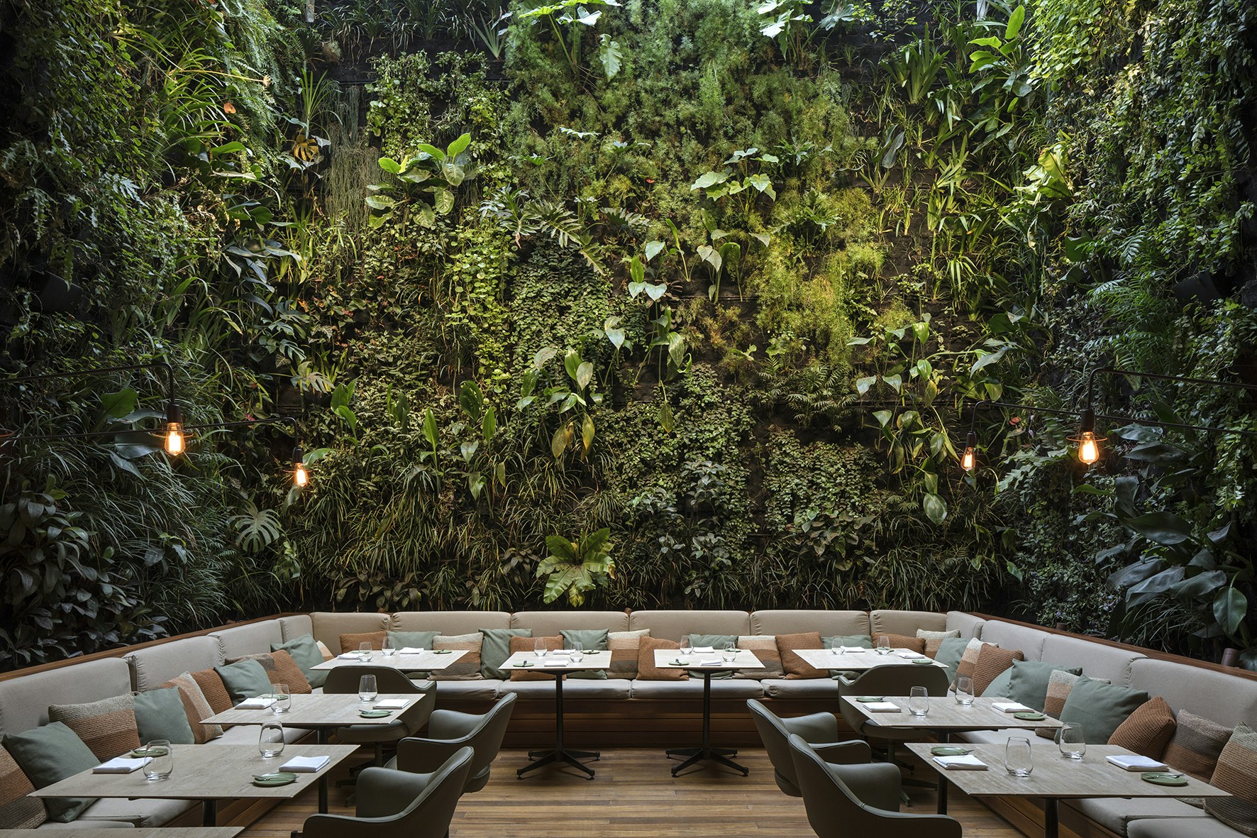 Emile Restaurant