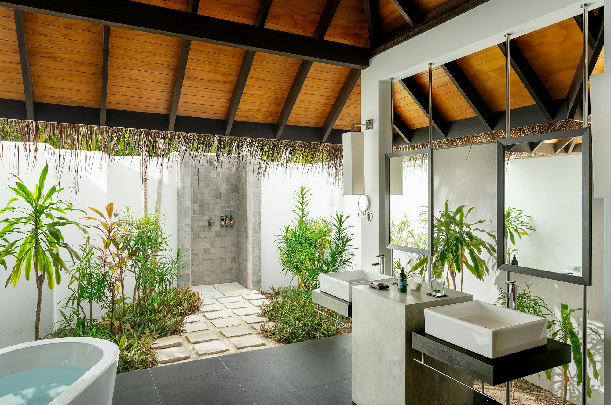 Beach Villa with Pool - Bathroom