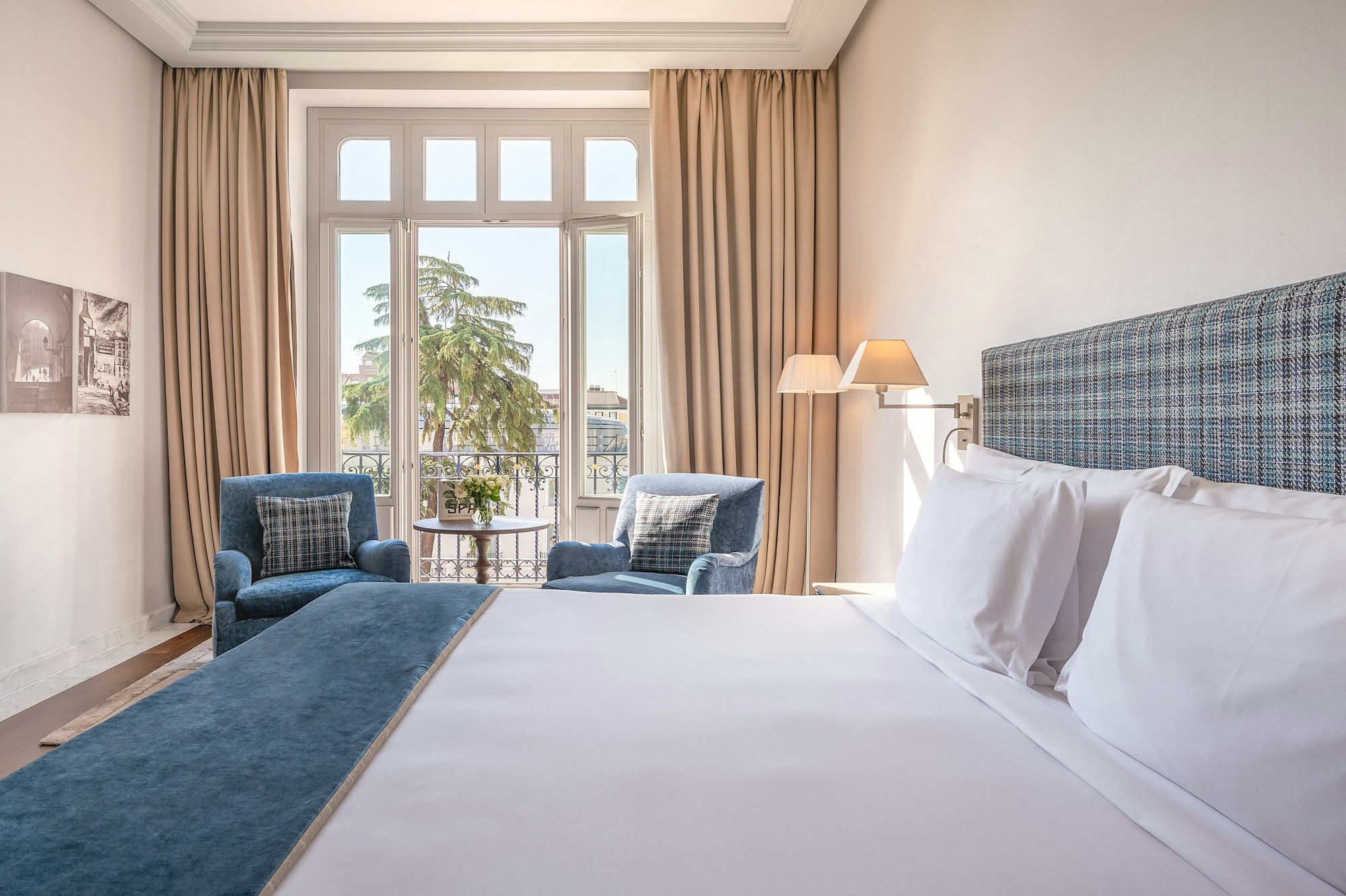 Deluxe Palace View - Bedroom