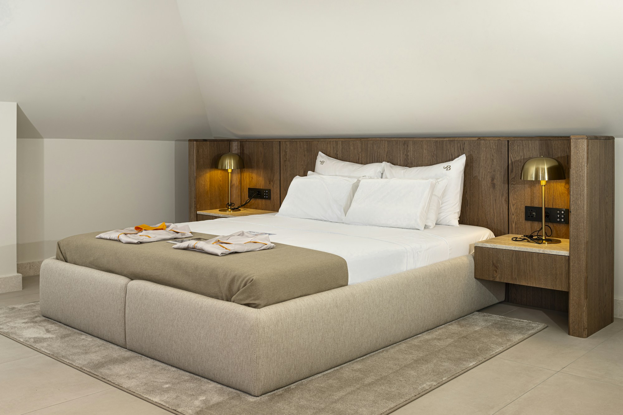 Val - Bedroom