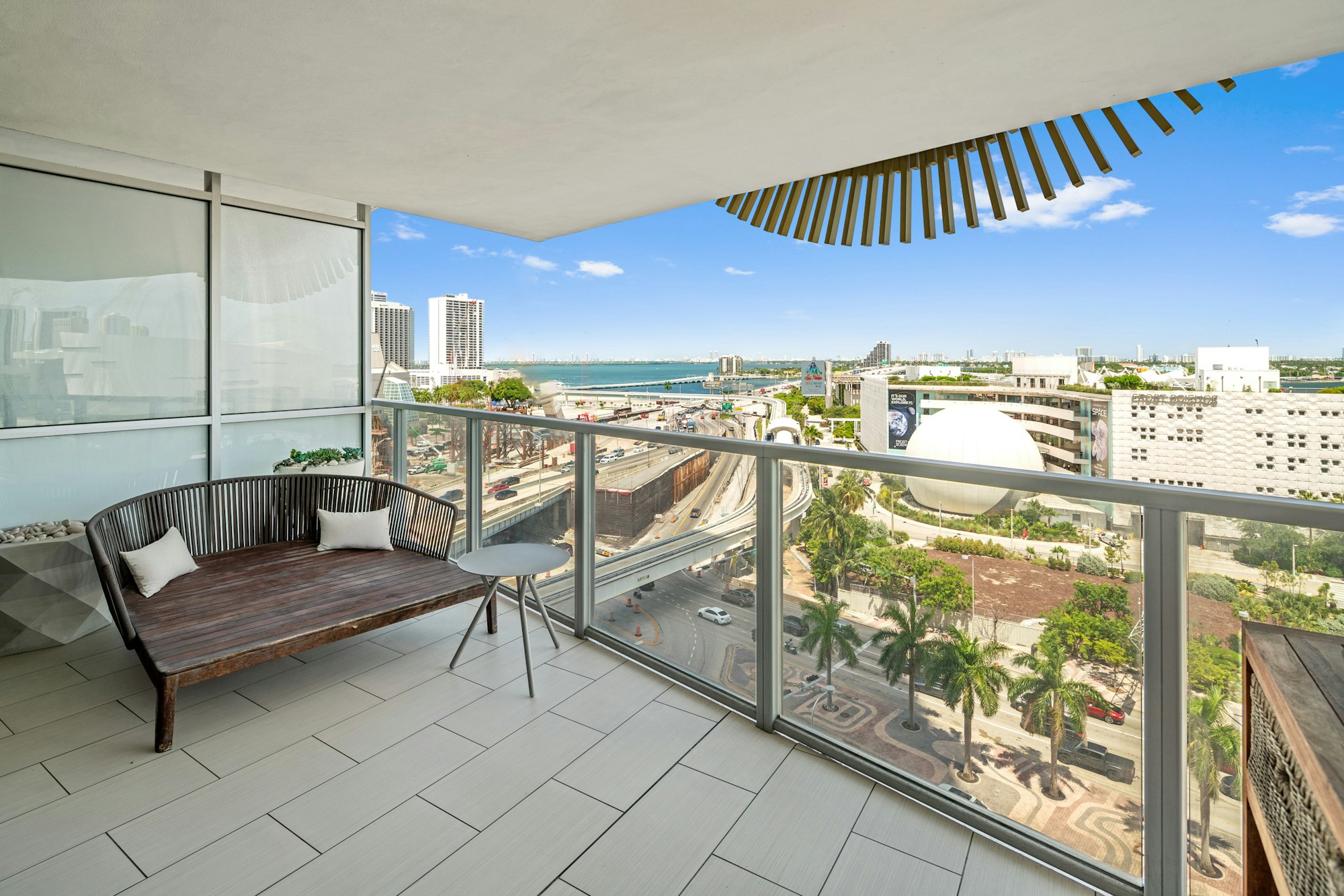 Three Bedroom Suite King with Balcony - Balcony