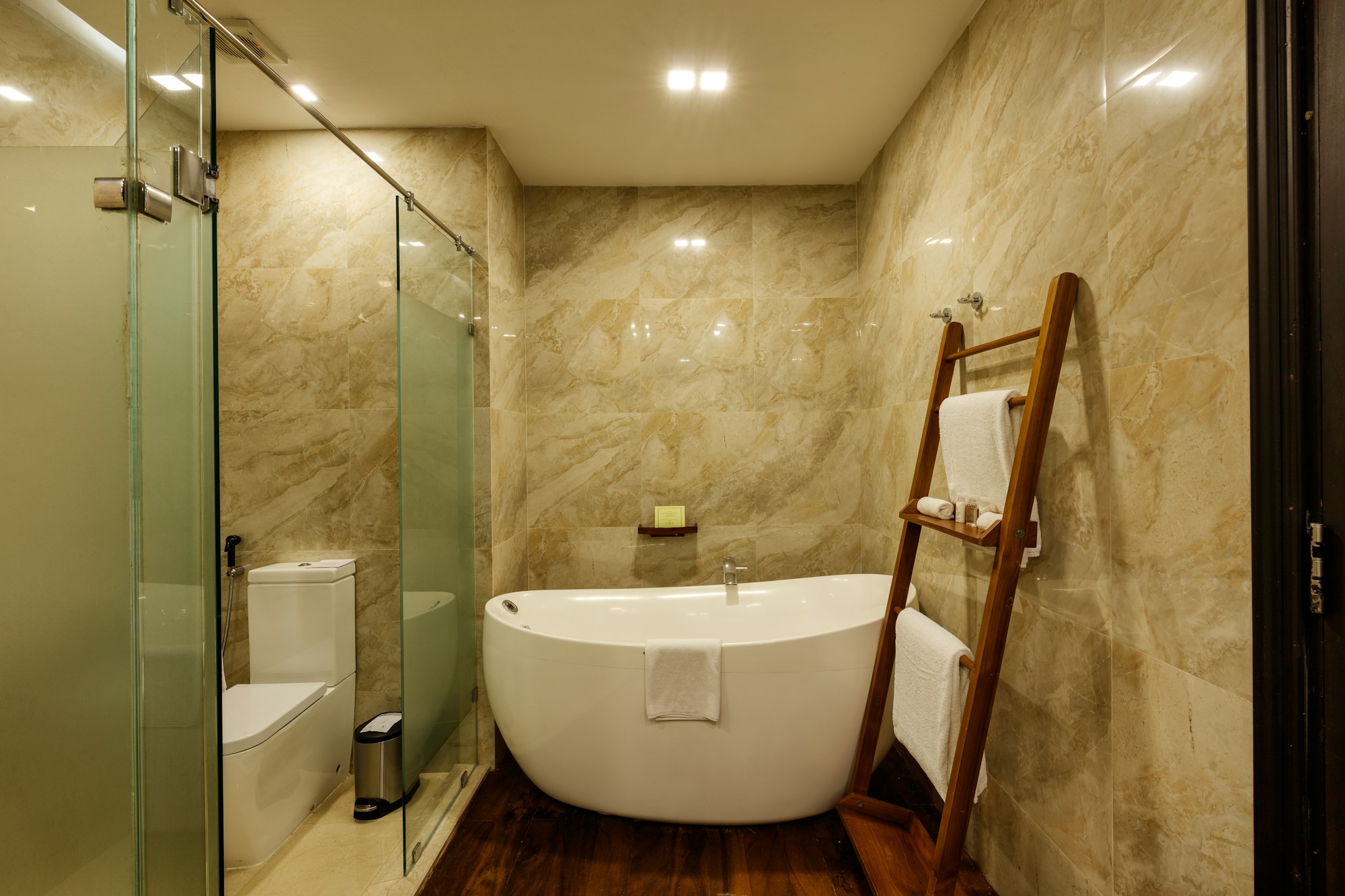Beach Splash Room Bathroom
