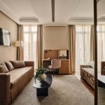Deluxe King Garden - Living Area
